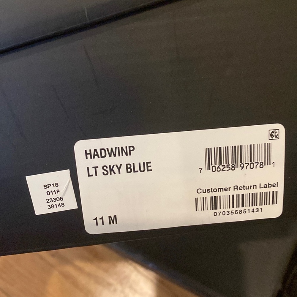 Women’s suede sandal